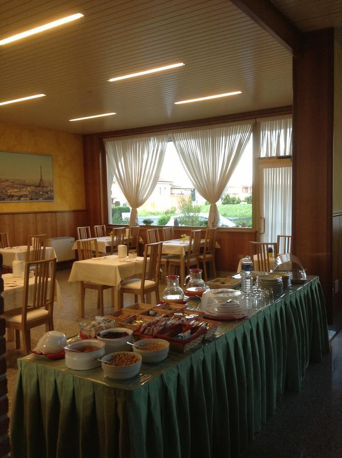 Hotel Route 9 Cadeo