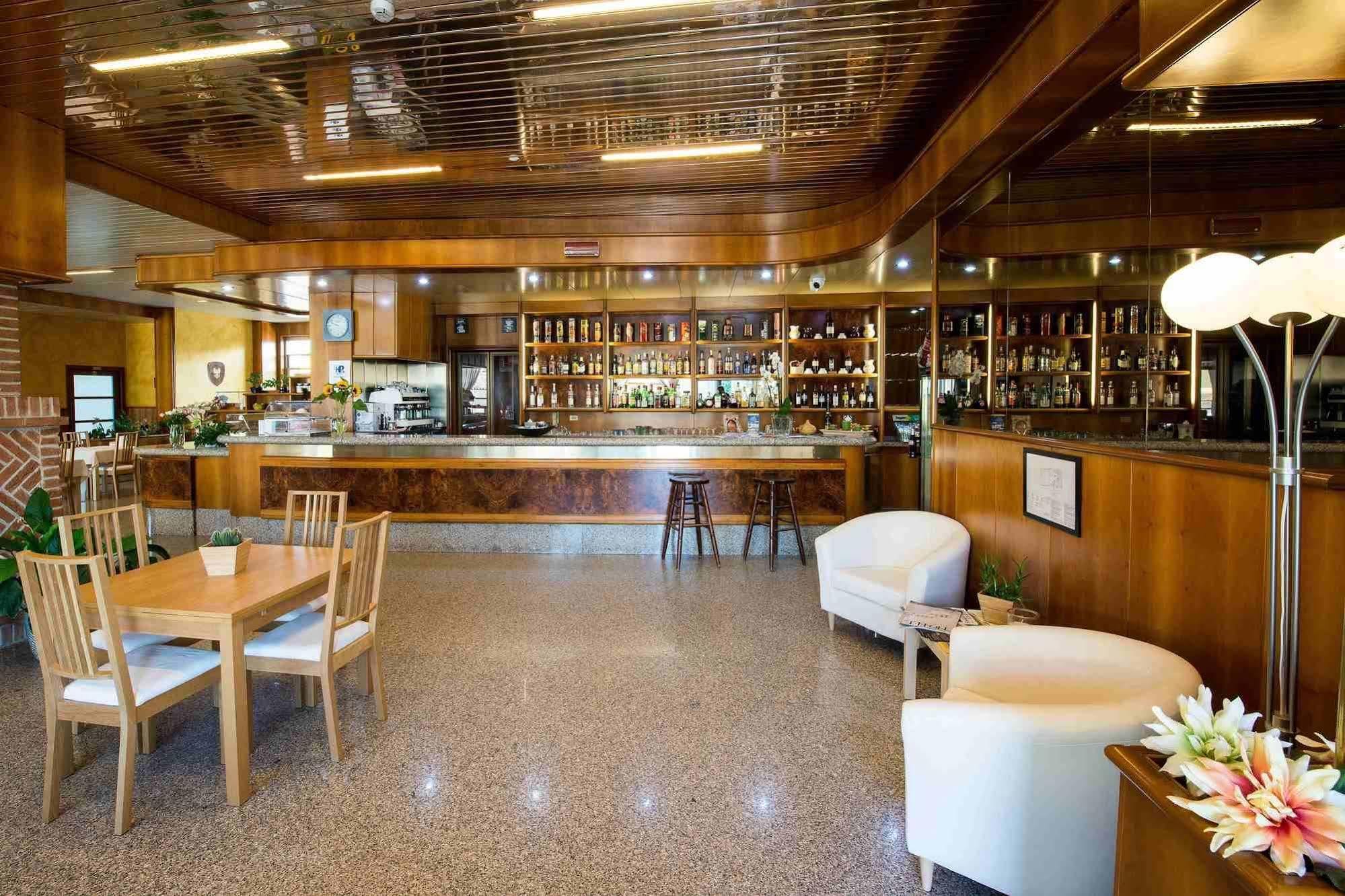 Route 9 Hotel 3*