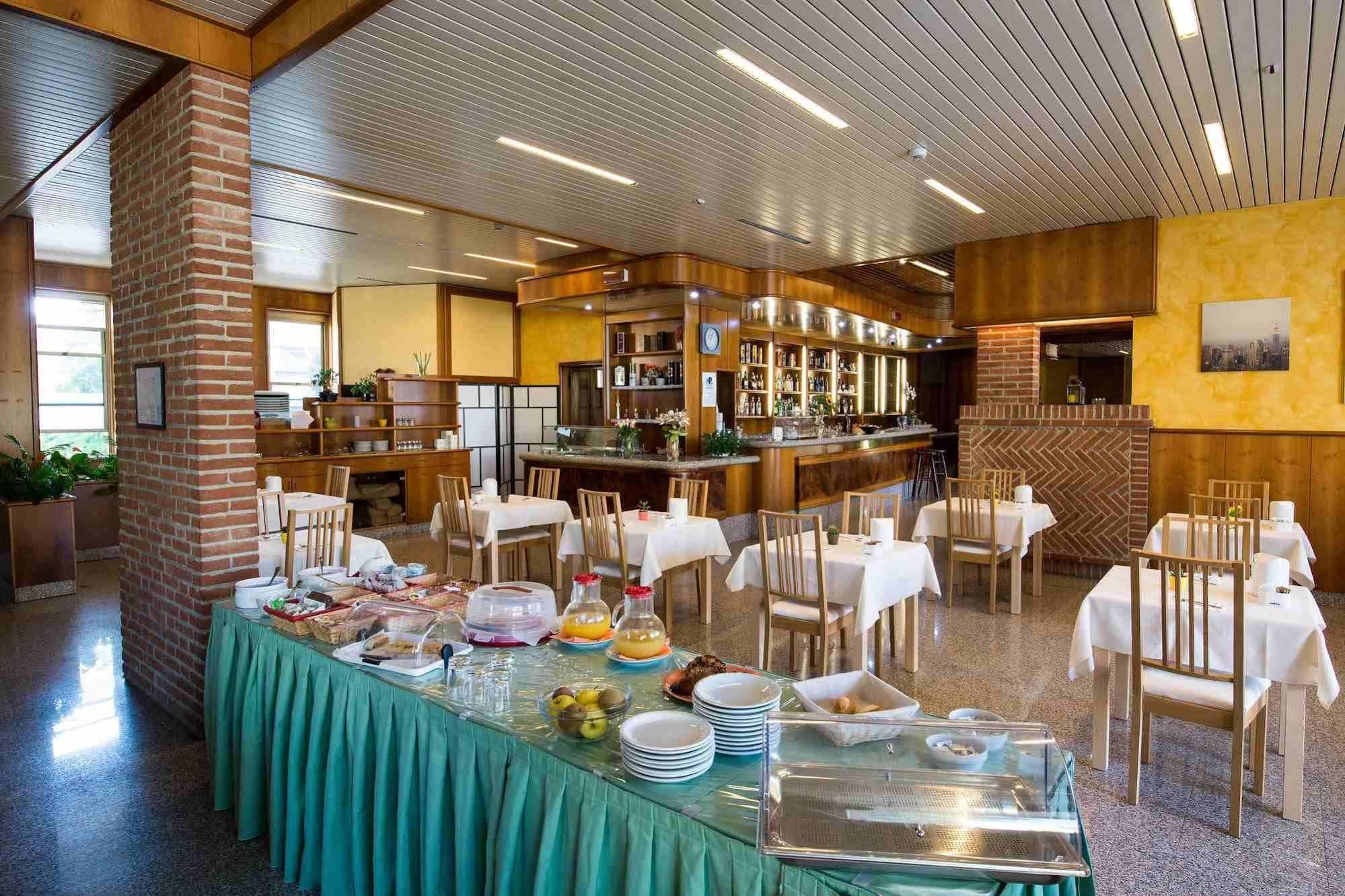 Route 9 Hotel Cadeo